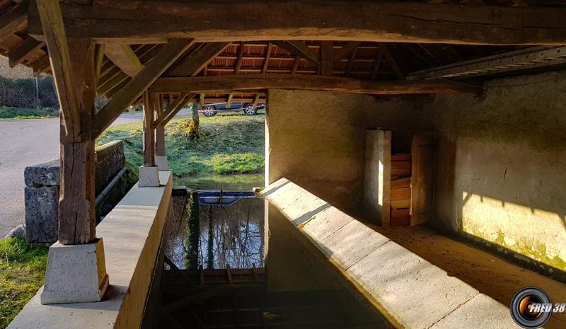 Le lavoir au départ.